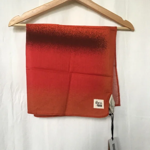 TBCo x abisola omole cotton bandana scarf - red ombre - Picture 3 of 13